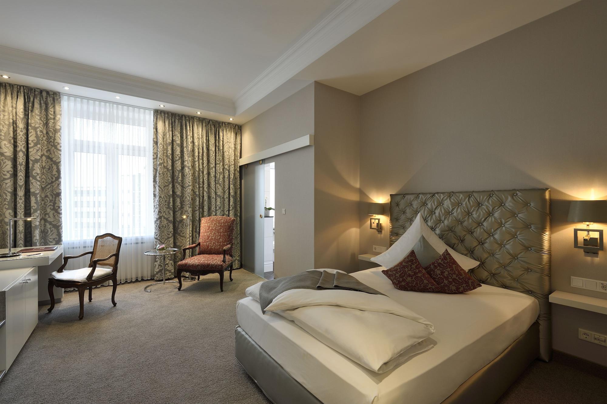 Kastens Hotel Luisenhof Хановер Екстериор снимка A room at the Hotel de Saxe