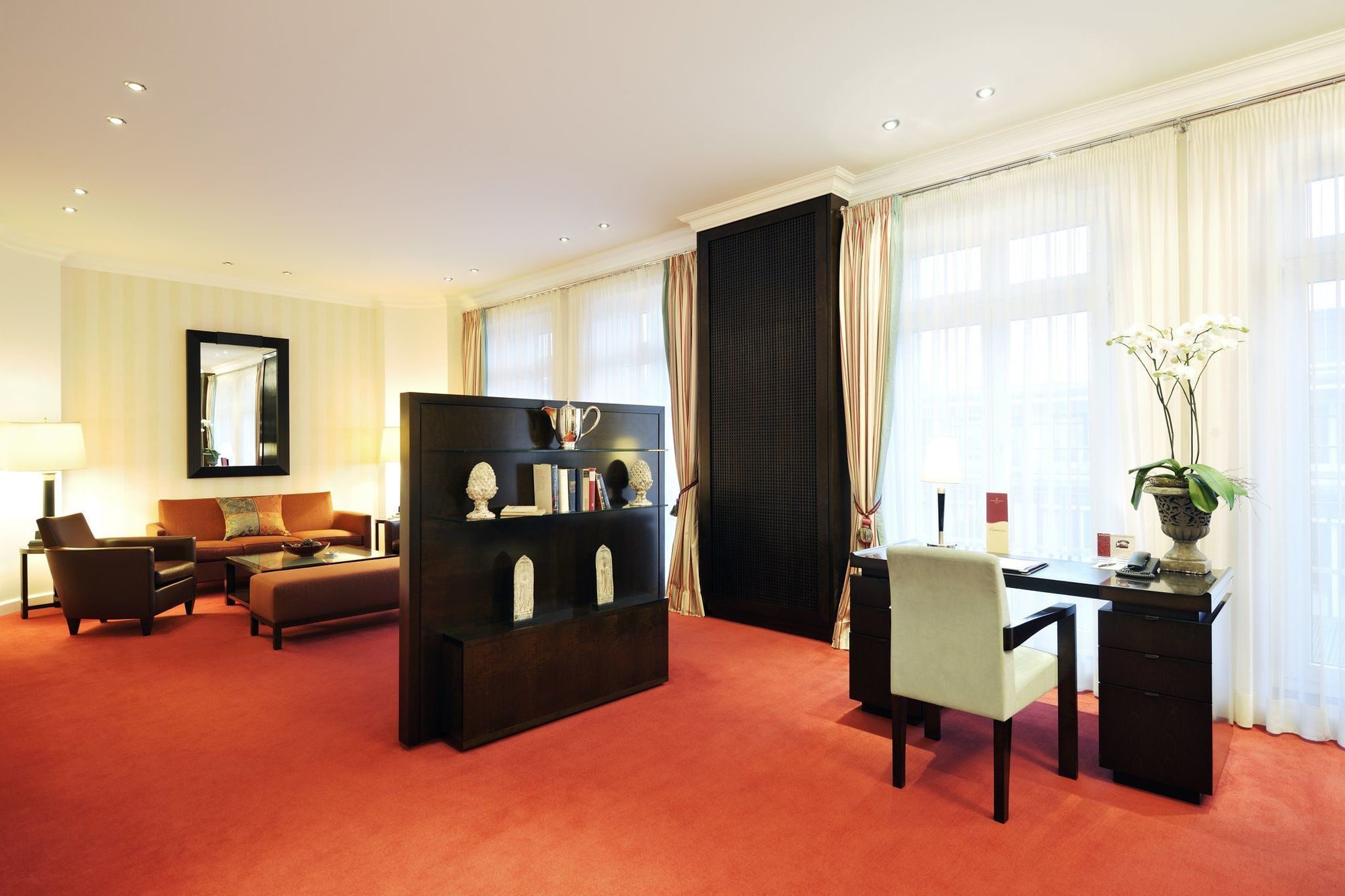 Kastens Hotel Luisenhof Хановер Стая снимка A suite at Mandarin Oriental Munich