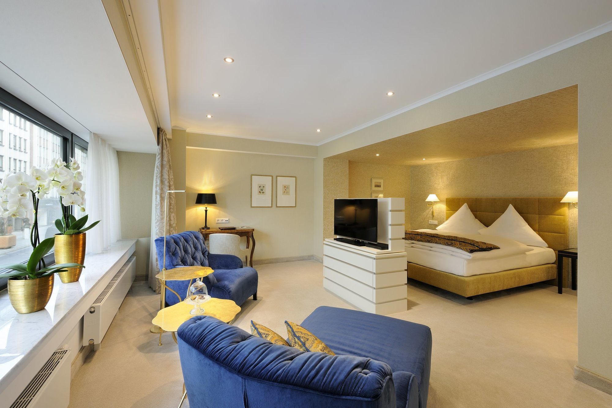 Kastens Hotel Luisenhof Хановер Екстериор снимка Suite
